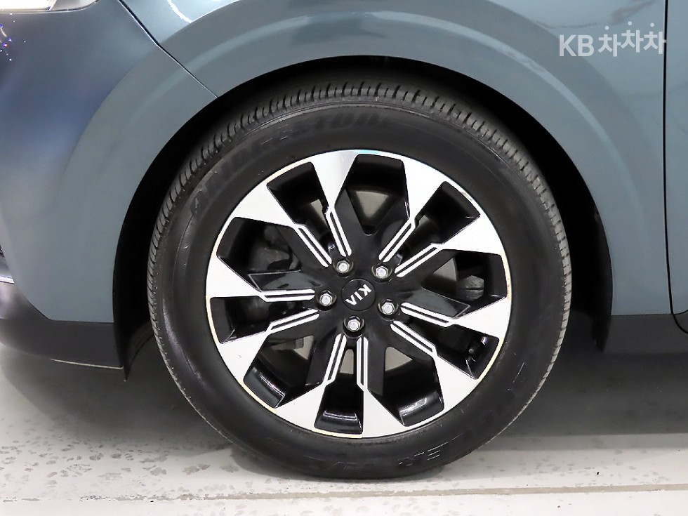 2021 - kia carnival