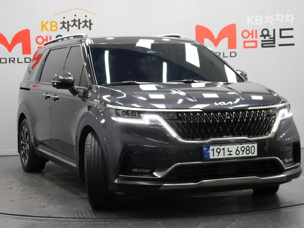2023 - kia carnival