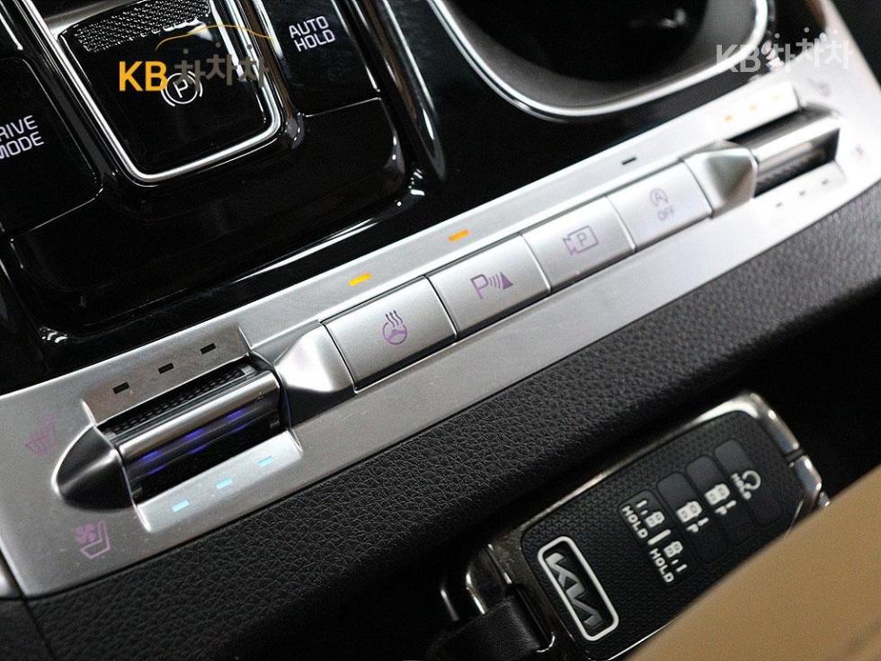 2023 - kia carnival