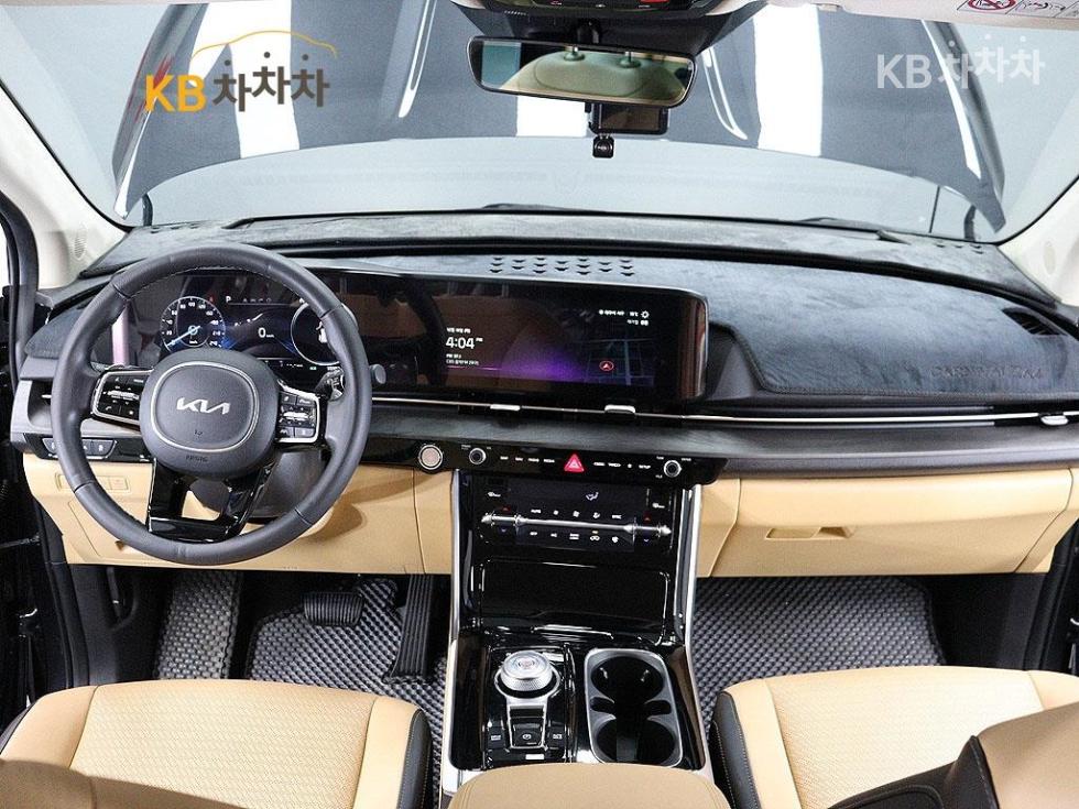 2023 - kia carnival