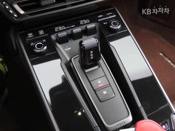 Porsche Carrera 911 992 7