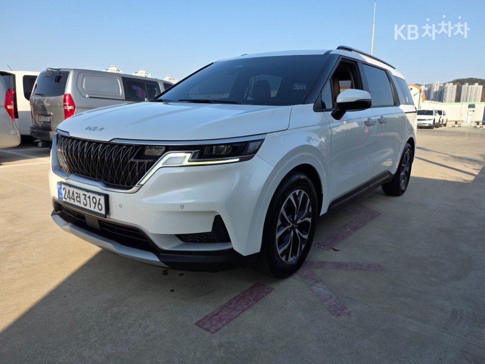 2022 - kia carnival