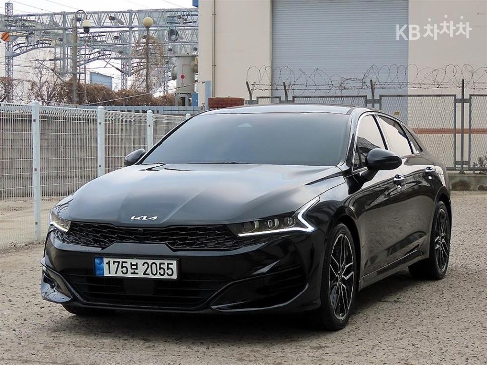 2022 - kia k5