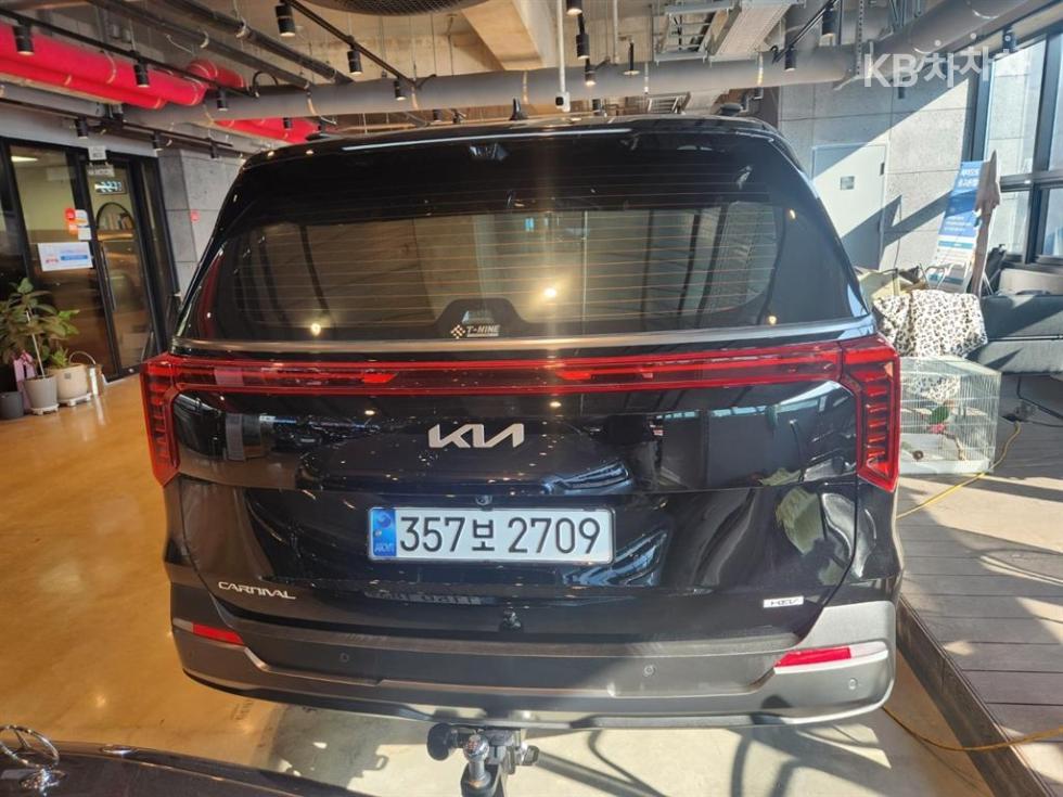 2025 - kia carnival