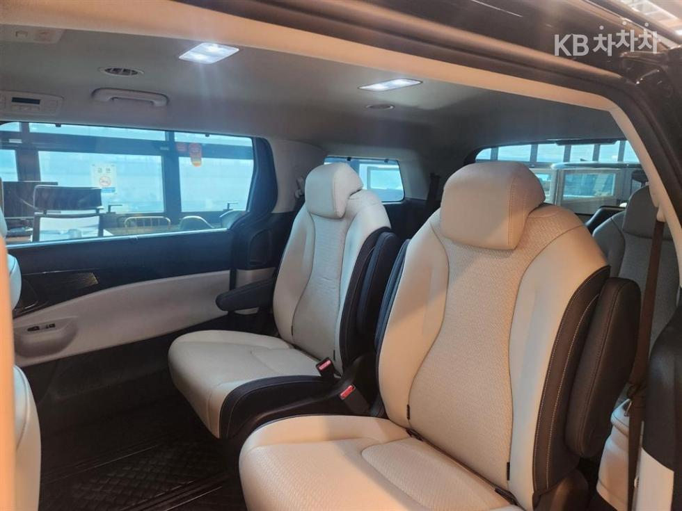 2025 - kia carnival