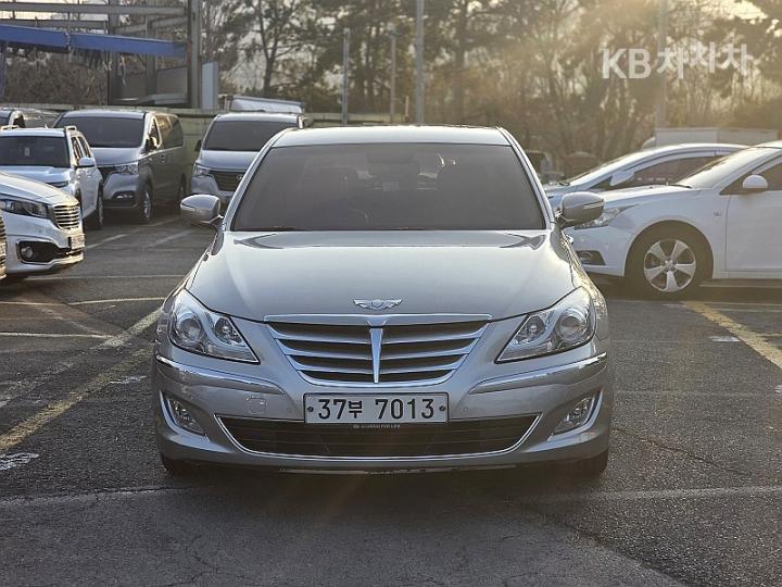 Hyundai Genesis BH330 MODERN Special
