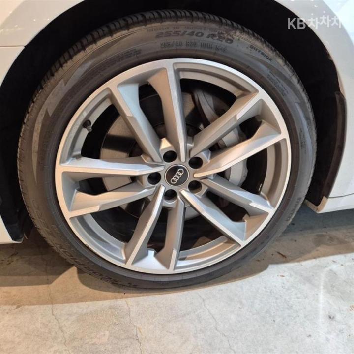 Audi A7 4K8 55 TFSI Quattro Premium 5