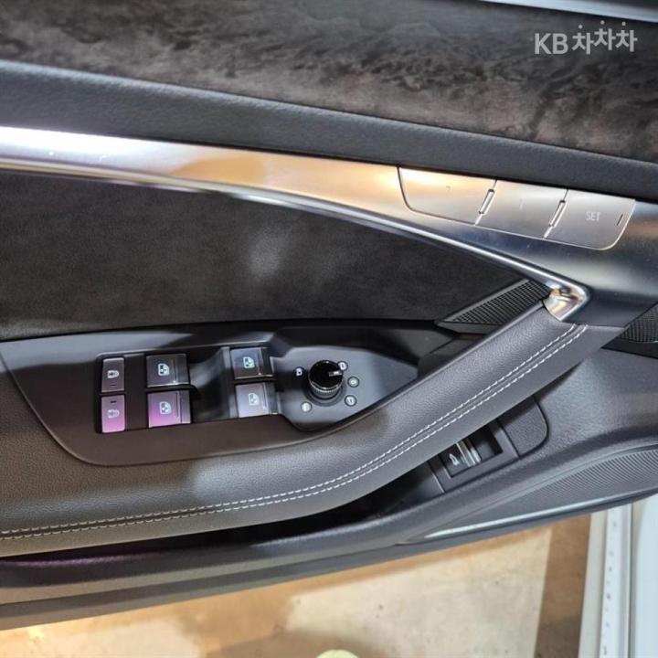 Audi A7 4K8 55 TFSI Quattro Premium 7