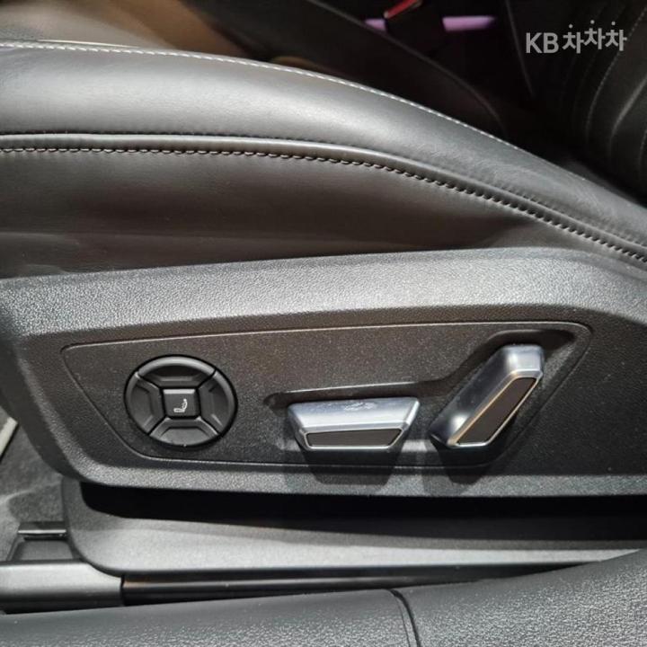 Audi A7 4K8 55 TFSI Quattro Premium 8