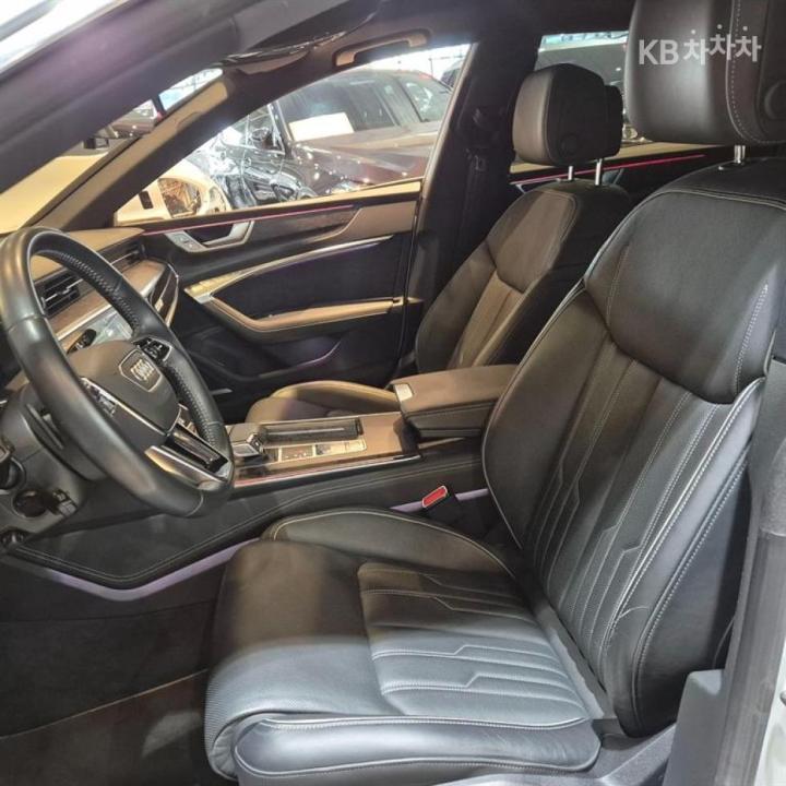 Audi A7 4K8 55 TFSI Quattro Premium 9