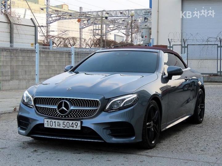 Mercedes-Benz E-Class W213 E220d Cabriolet 3