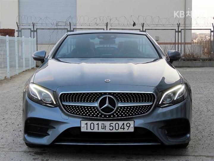 Mercedes-Benz E-Class W213 E220d Cabriolet 6
