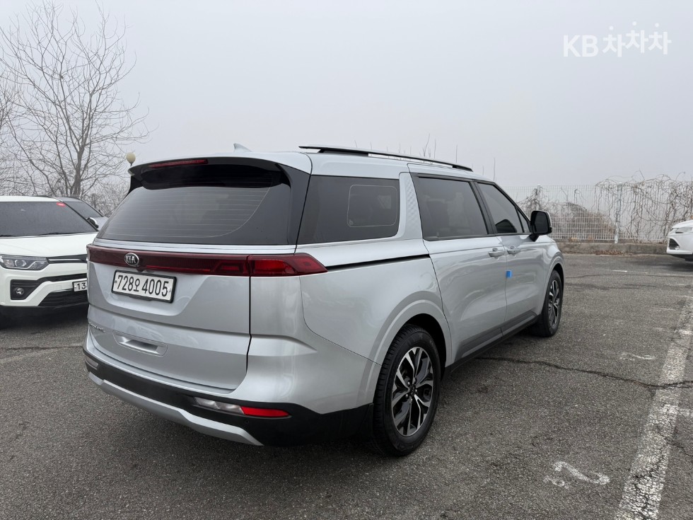 2021 - kia carnival