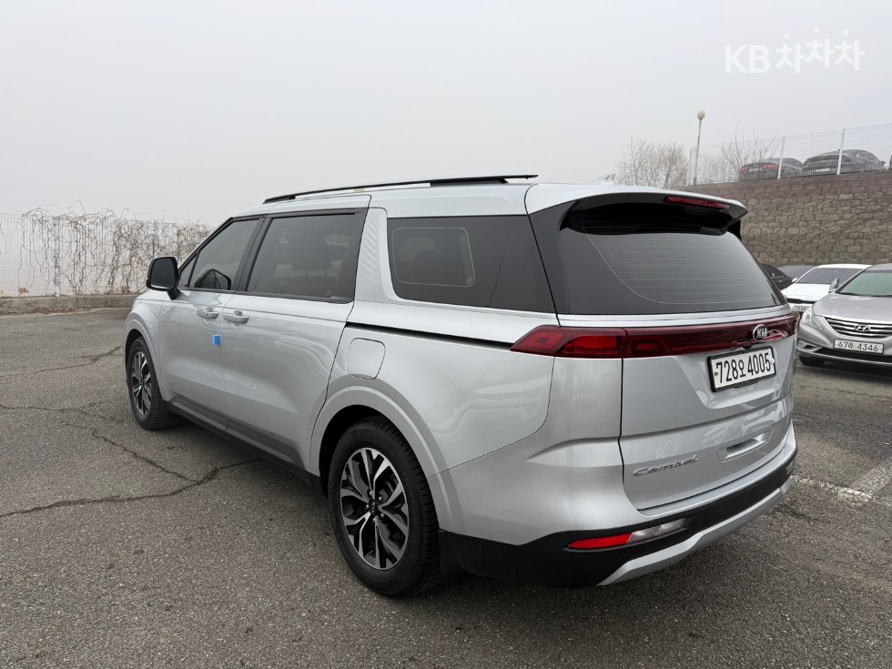 2021 - kia carnival