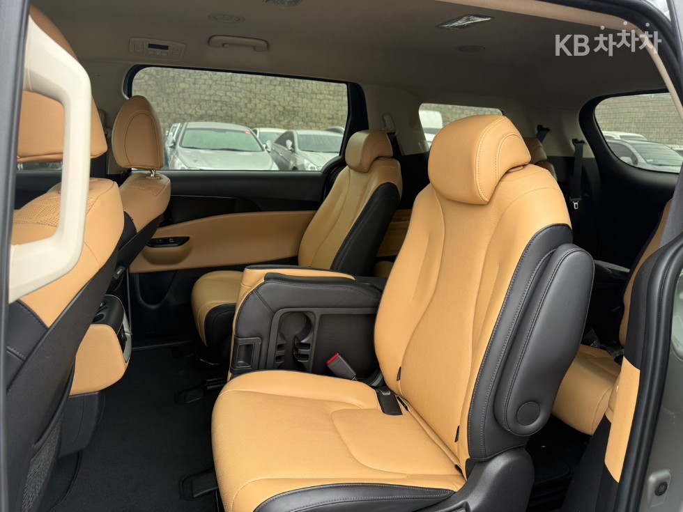 2021 - kia carnival