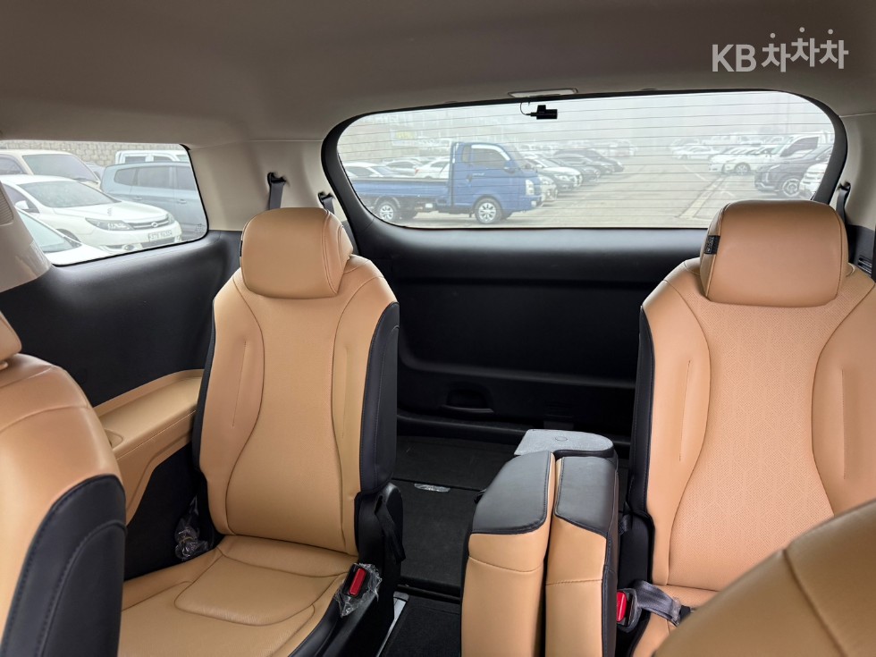 2021 - kia carnival