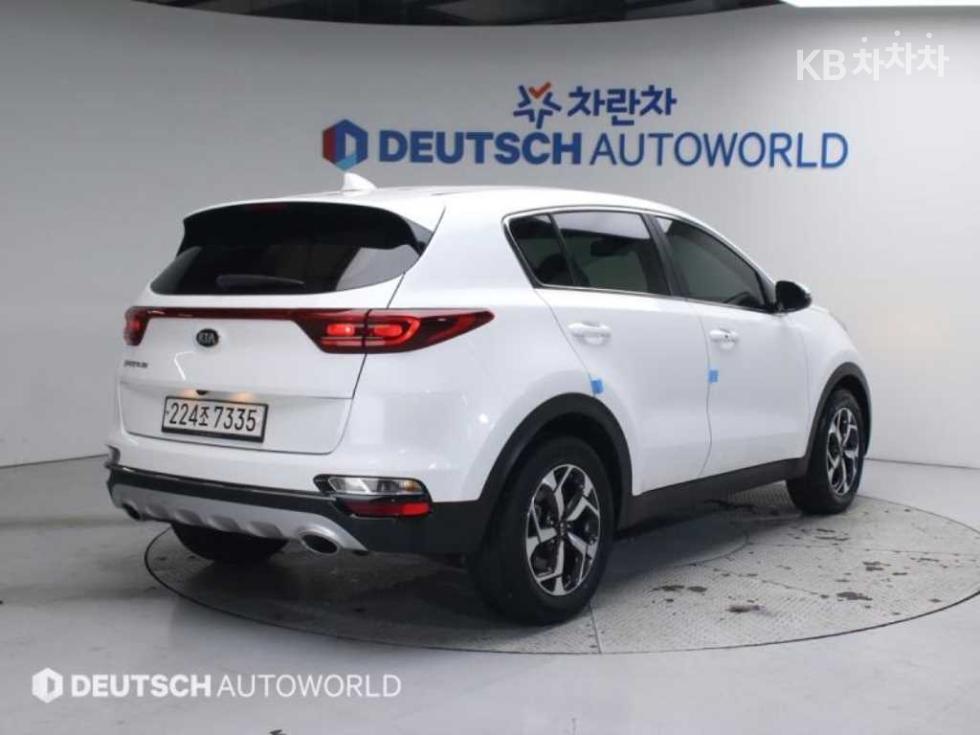 2021 - kia sportage
