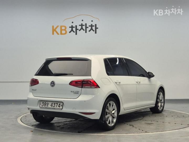 Volkswagen Golf 2.0 TDI MK7 4