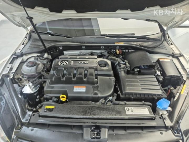 Volkswagen Golf 2.0 TDI MK7 6