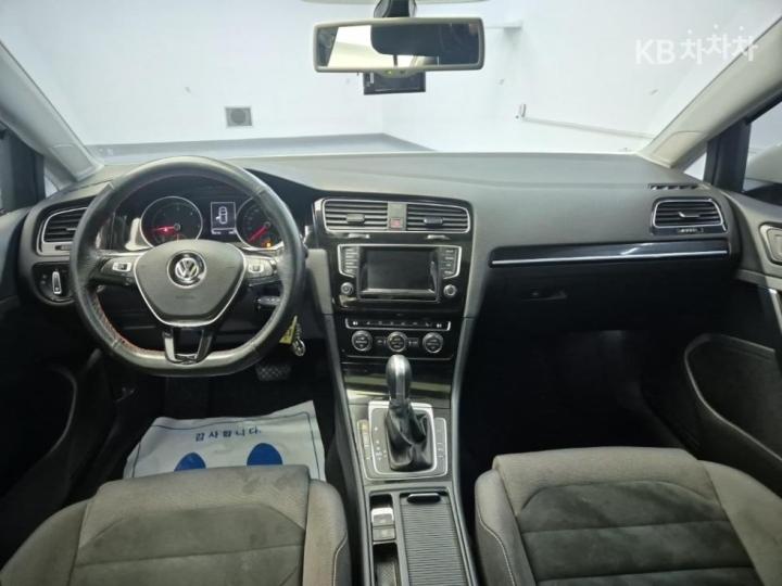 Volkswagen Golf 2.0 TDI MK7 8
