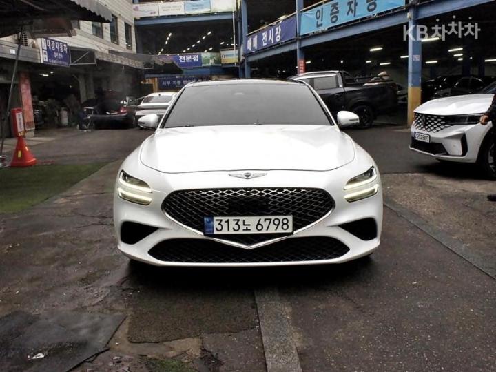 Genesis G70 2.0T Standard 2