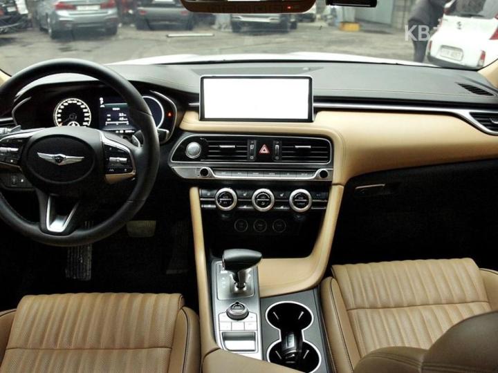 Genesis G70 2.0T Standard 8