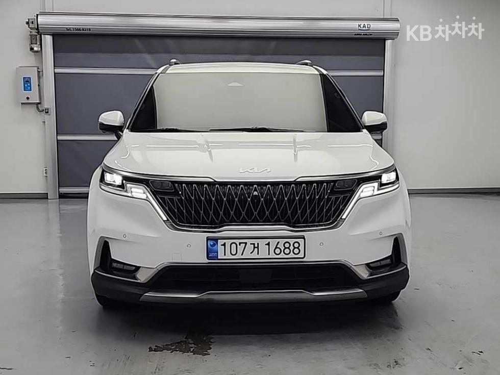 2023 Kia 4 photo