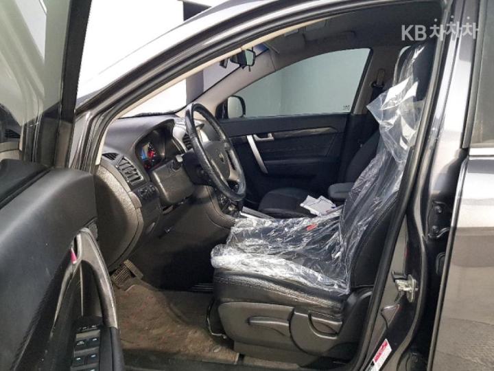 Chevrolet Captiva 2WD LT 9