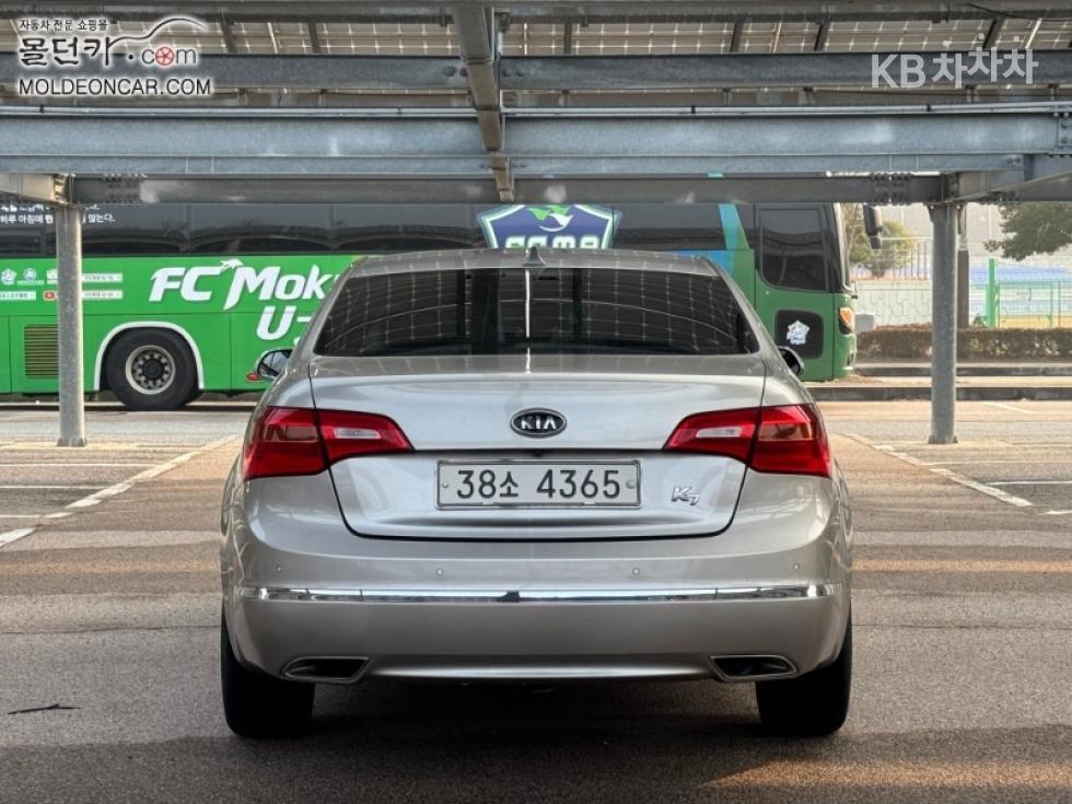 2011 - kia k7
