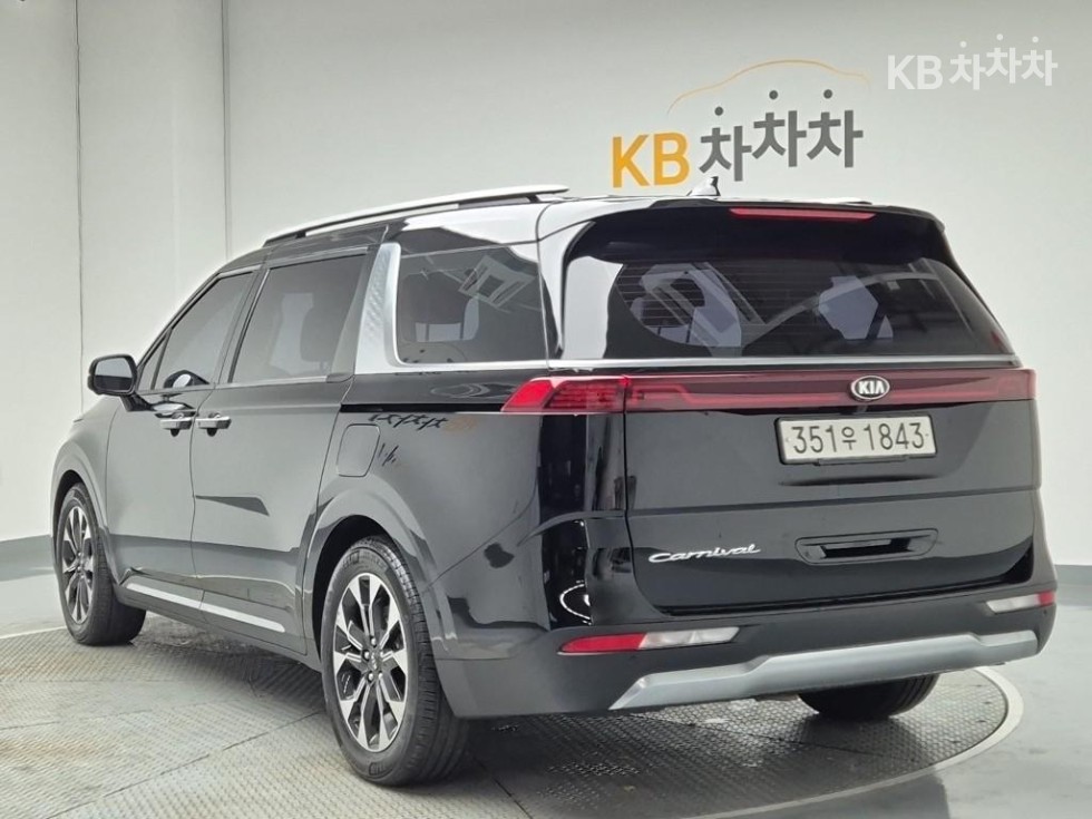 2021 - kia carnival