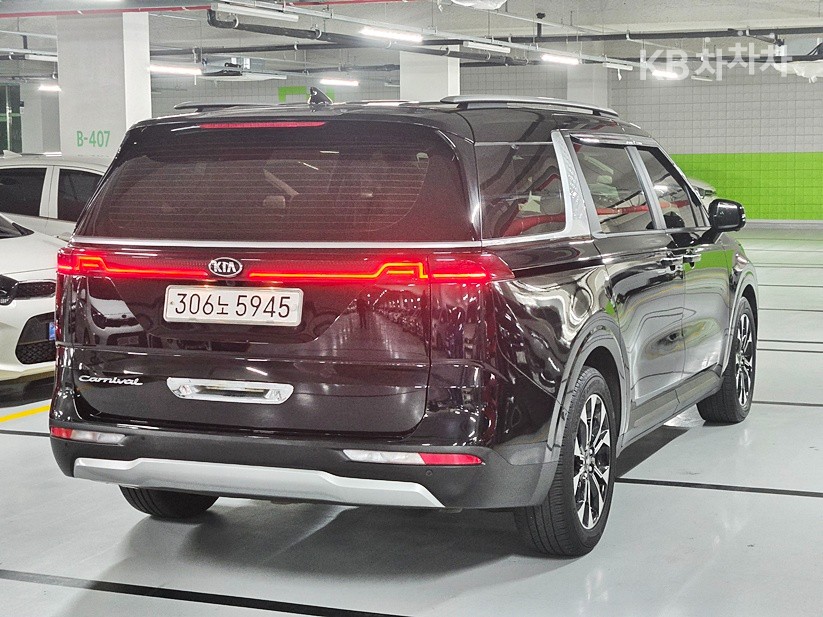 2021 - kia carnival