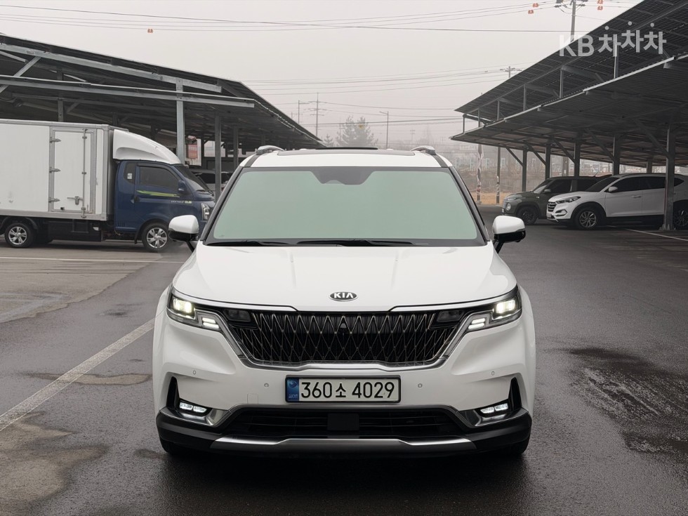 2021 - kia carnival