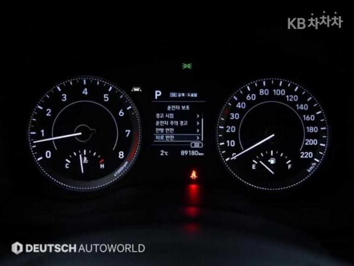 Hyundai Venue Gasoline 1.6 Modern Plus 9