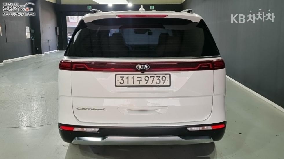 2021 - kia carnival