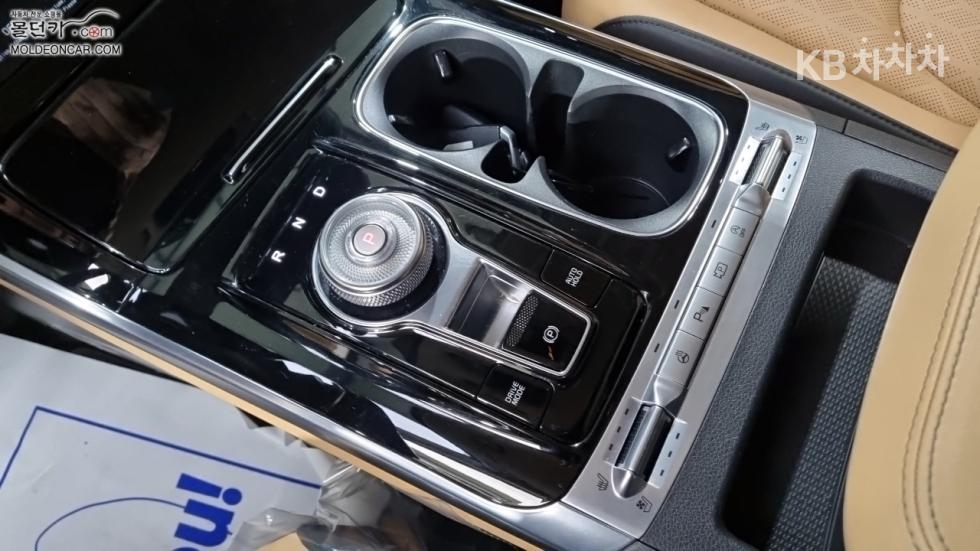 2021 - kia carnival