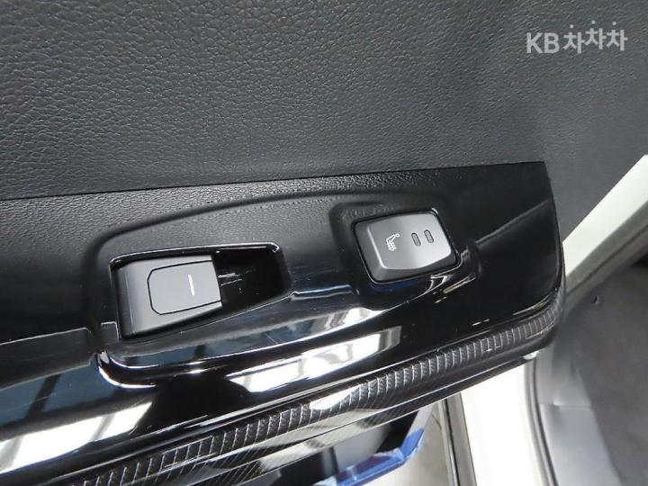 KG Mobility (Ssangyong) Actyon Hybrid J120 2WD S8 Base Type 10