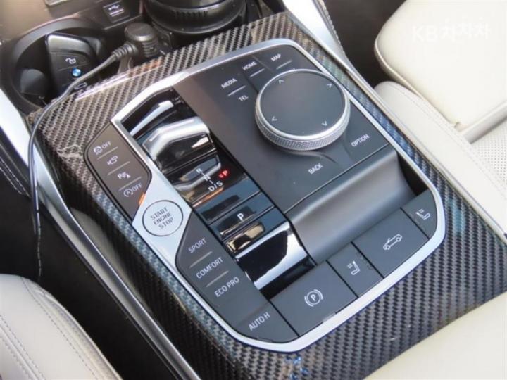 BMW 4 Series G22 M440i xDrive Convertible Base Type 7