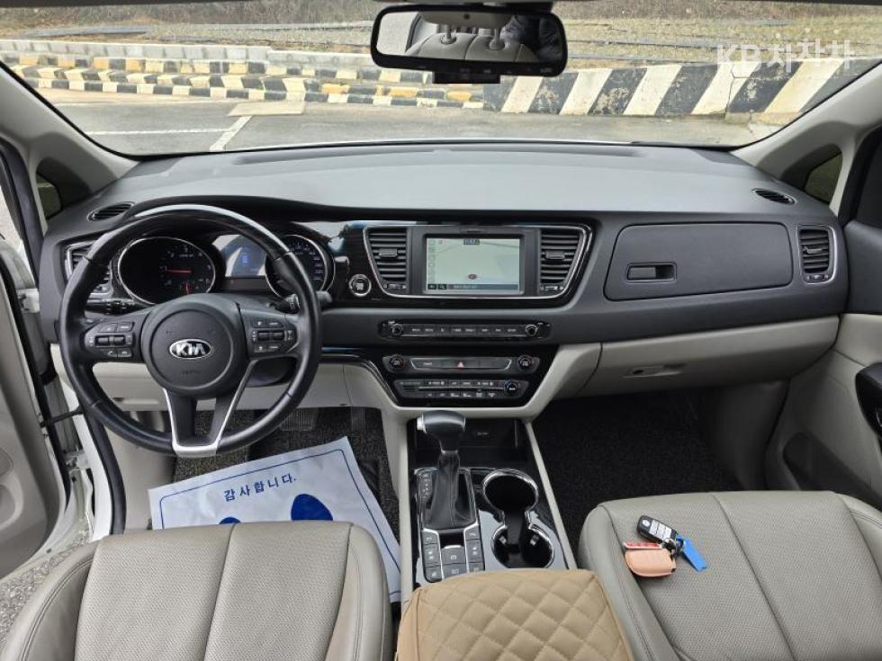 2020 - kia carnival