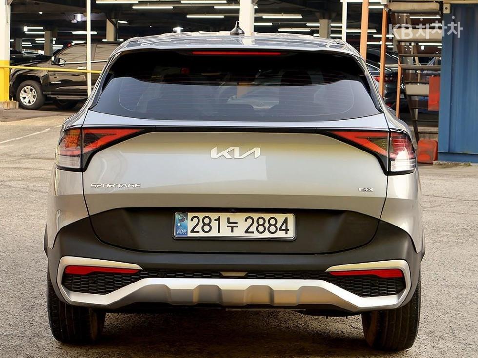 2022 - kia sportage