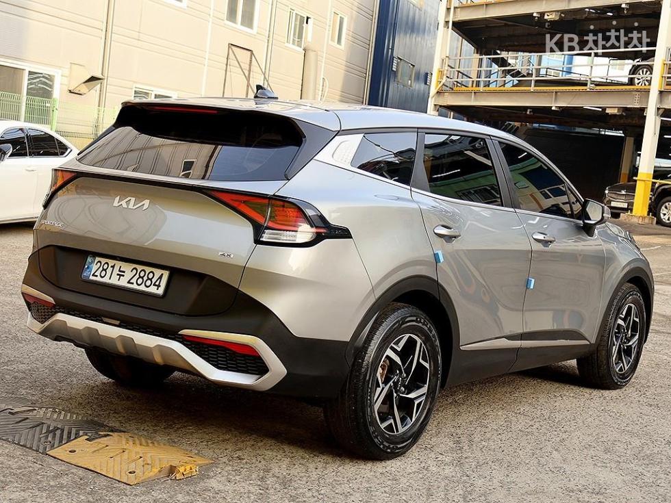 2022 - kia sportage