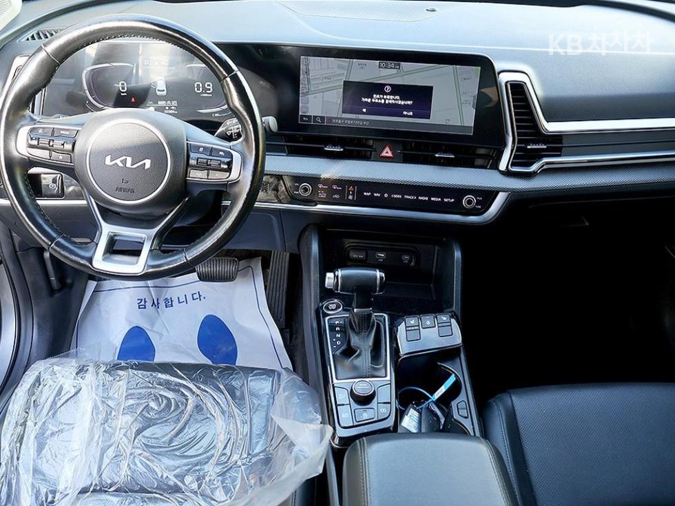 2022 - kia sportage