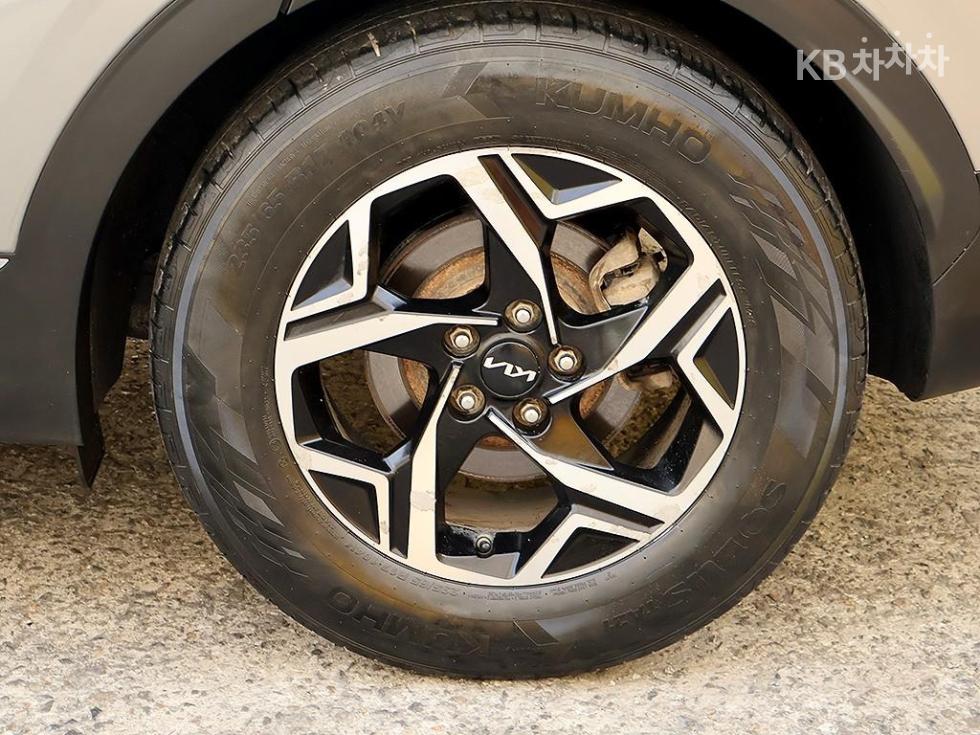 2022 - kia sportage