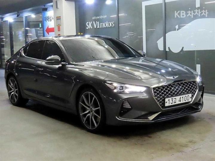 Genesis G70 2.0T Sport Package