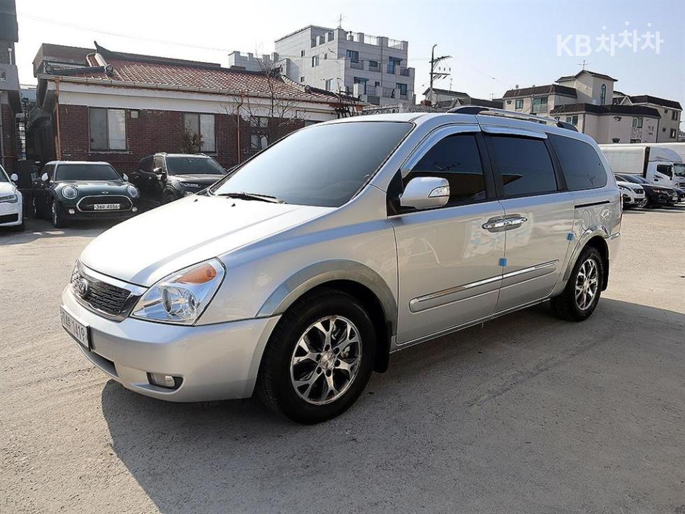 2013 - kia carnival