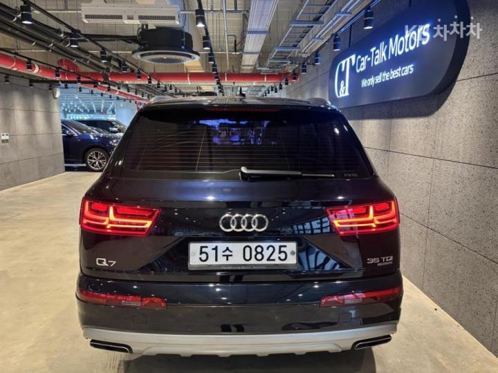 Audi Q7 New 3.0 35 TDI Quattro Comfort 5