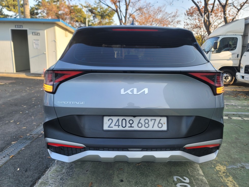 2023 - kia sportage