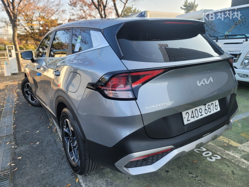 2023 - kia sportage