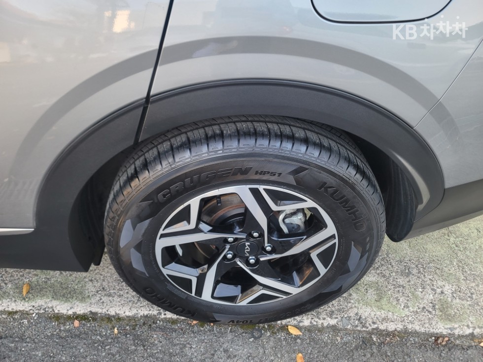 2023 - kia sportage