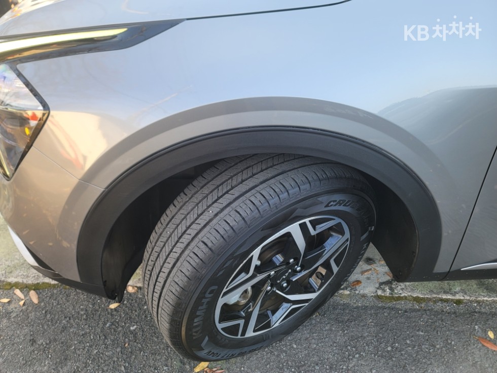 2023 - kia sportage