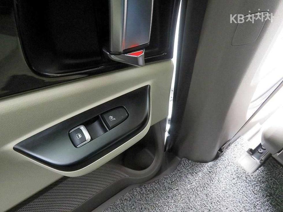 2021 - kia carnival
